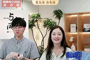 美女助阵？阿尔瓦雷斯英语老师现场观战了阿根廷vs乌拉圭